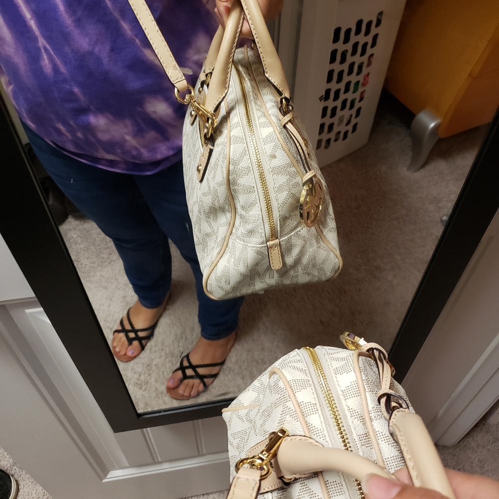 Michael Kors Logo Handbag - Picture 8 of 9
